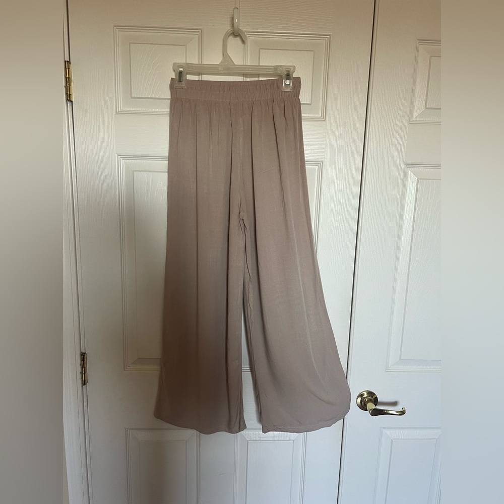 Chic Wide-Leg Tan Pallazo style Pants - Picture 5 of 7